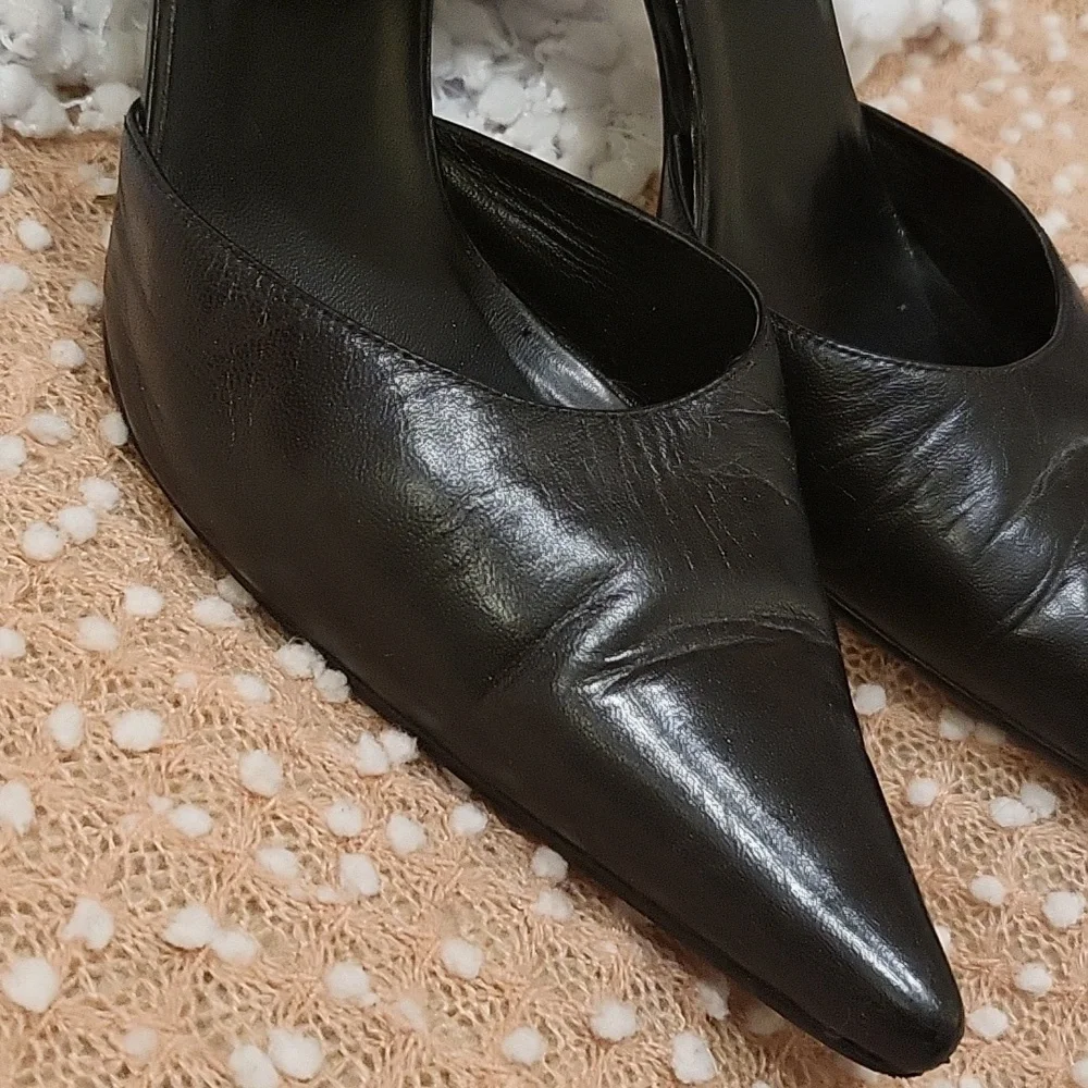 Colin Stuart heels - Picture 15 of 16